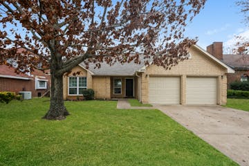 835 Collins Blvd Cedar Hill, TX 75104